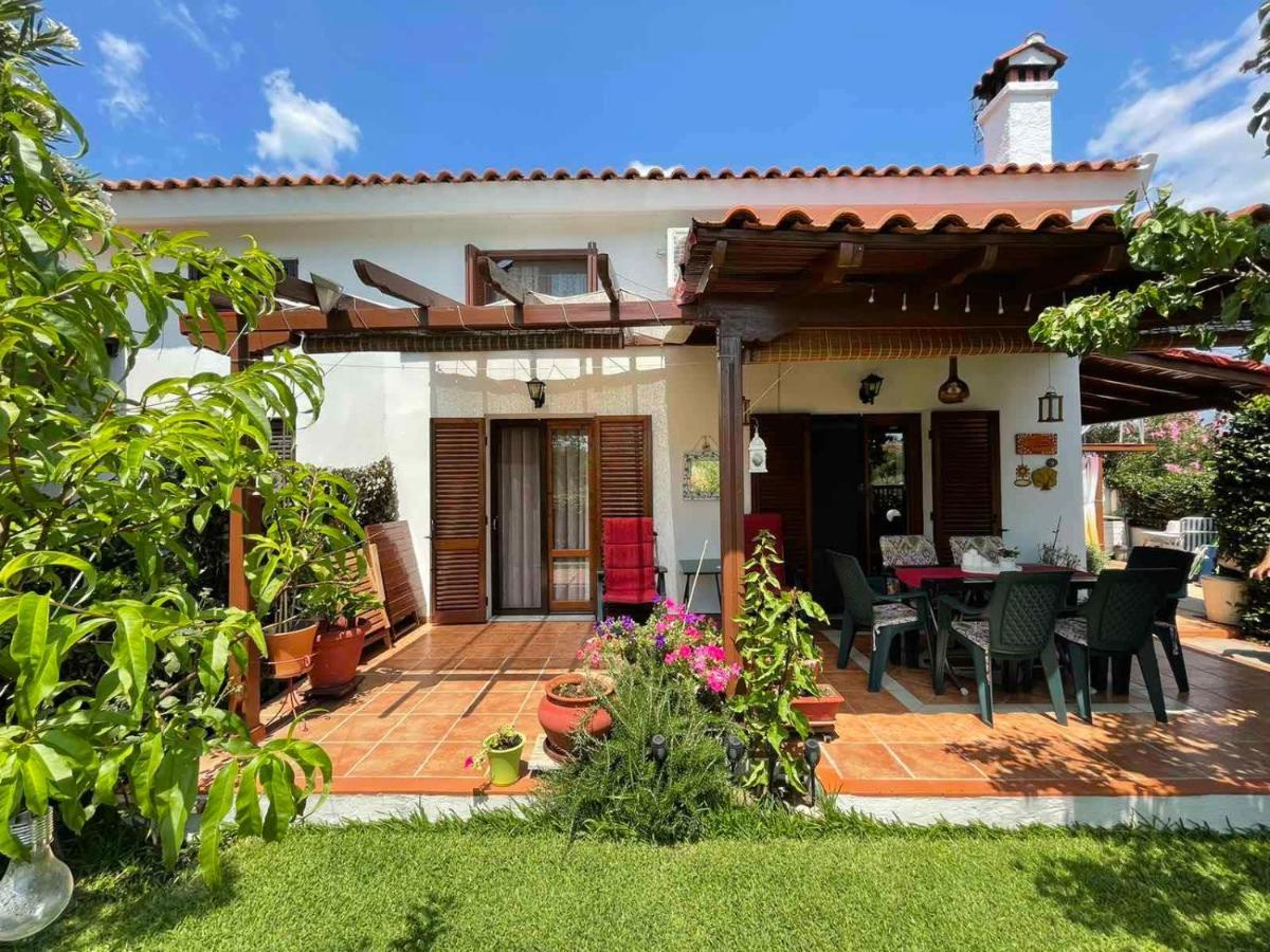 Dora'S House Villa Nikiti  Exterior photo